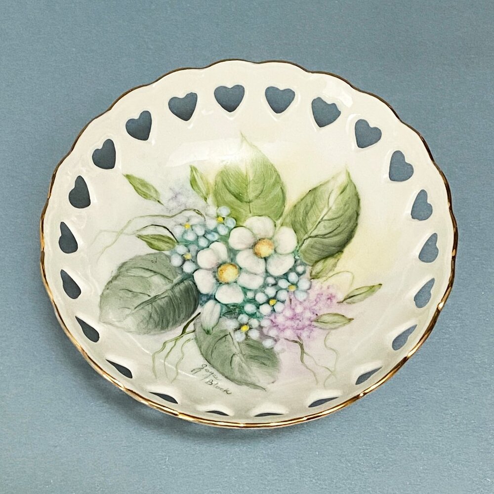 Adorable Little Trinket Dish with Hand Painted Flowers - 1950s - Ring Dish